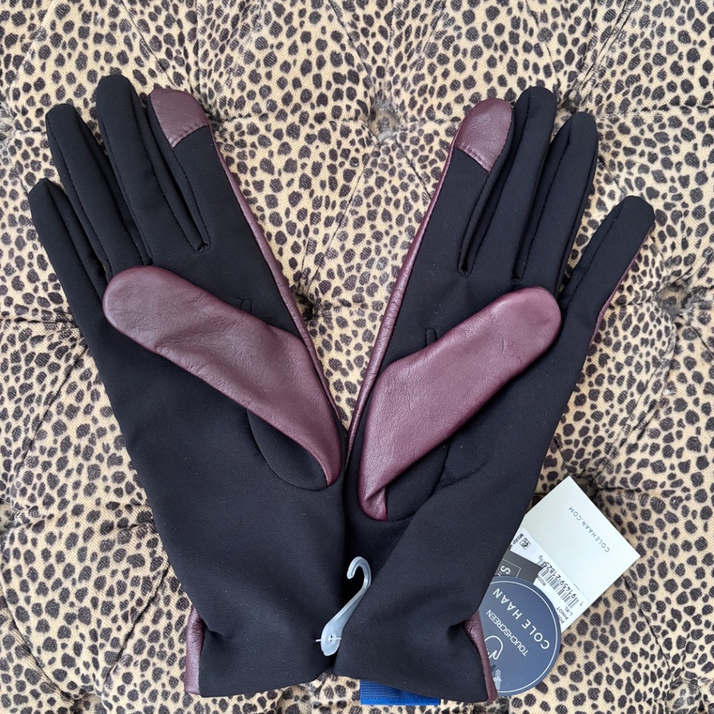 Cole Haan Leather Points Stretch Gloves in Pinot - Picture 4 of 4